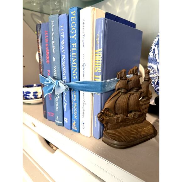 Vintage ombré effect blue Decorative Book collection - Picture 11 of 11